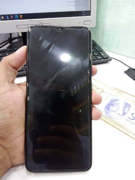 Infinix hot 11 play for sale Condition udes 4+64 with box and charger 1