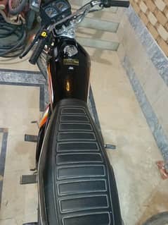 i am selling my honda 125 black colour 0