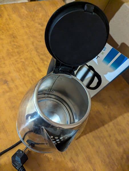 Philip's Electric Kettle 1