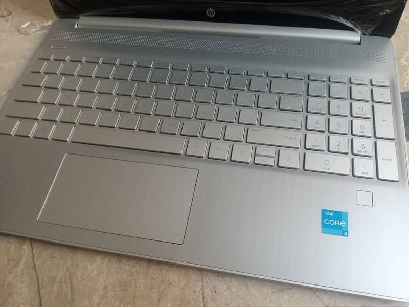 HP 15 - i3 11th Generation 4