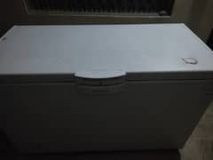Waves deep freezer almost new 10/10 lavish condition and working