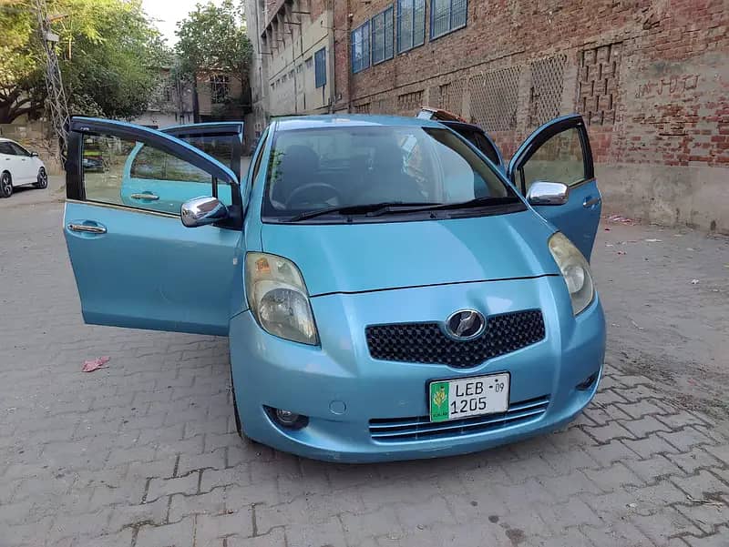 Toyota vitz 2006/9 1000cc 12