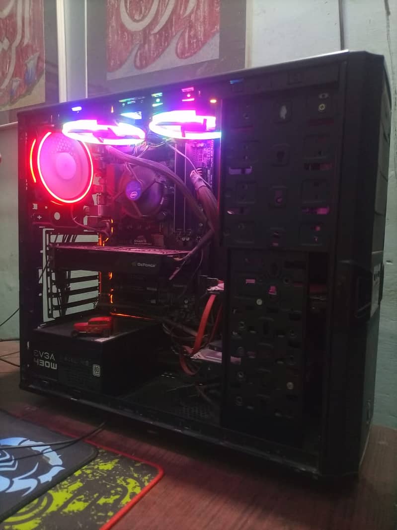 GAMING PC with monitor 0