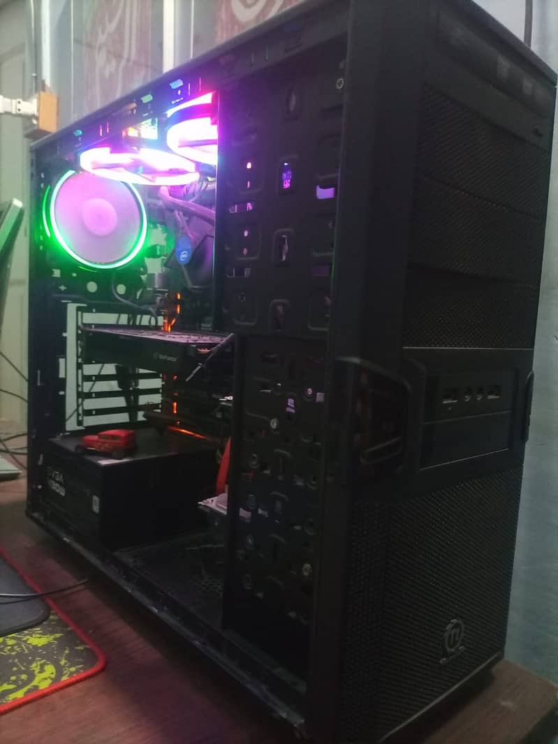 GAMING PC with monitor 1