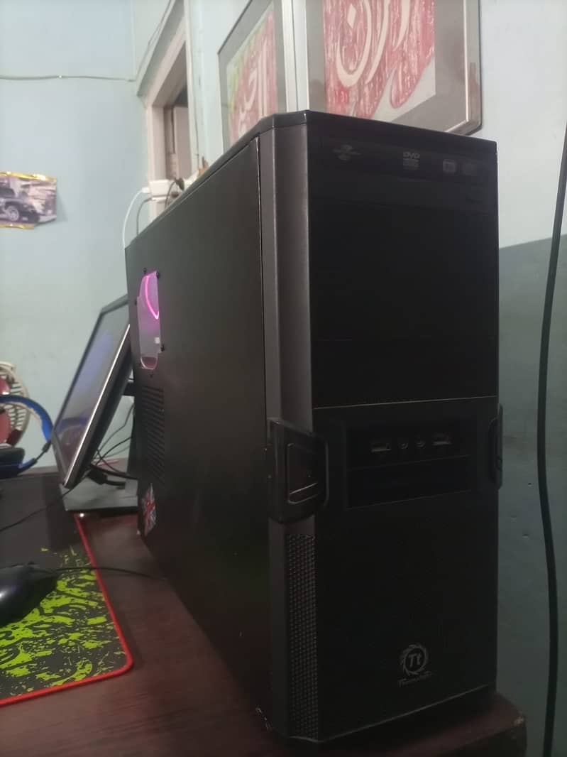 GAMING PC with monitor 6