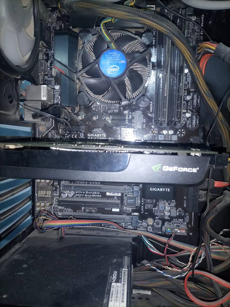 GAMING PC with monitor 7