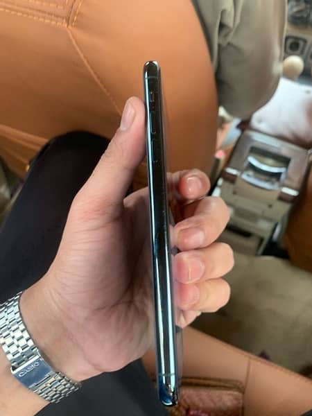 Iphone 11 pro max non PTA 4