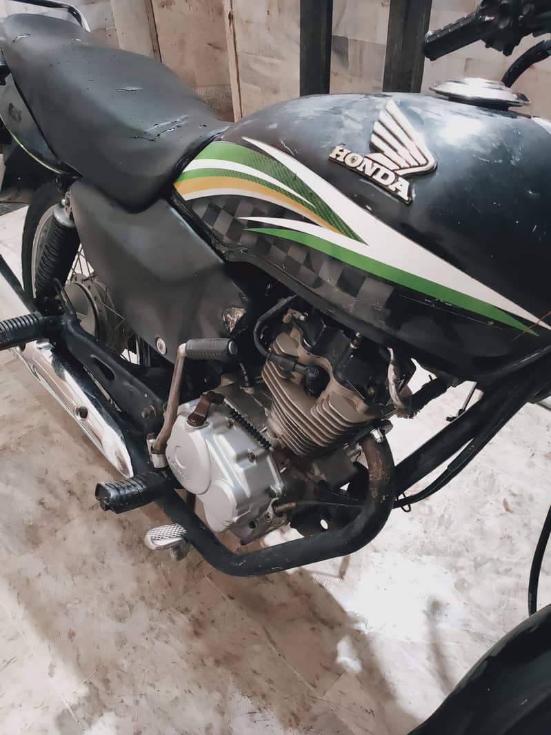 Honda CG 125 Deluxe 2015 Karachi 2