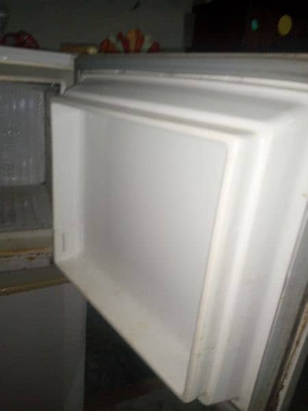 Dowlance used fridge for Dale 1