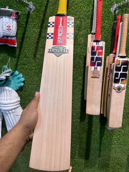 Graynicolls Tempesta Grade 1+ English Willow Cricket Bat Light Weight 8