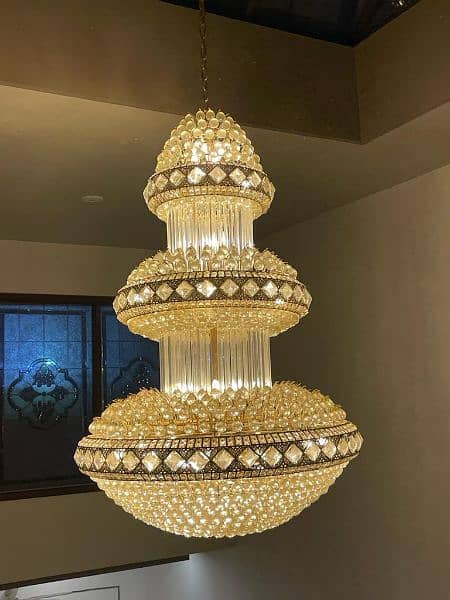 chandelier fanoos 1