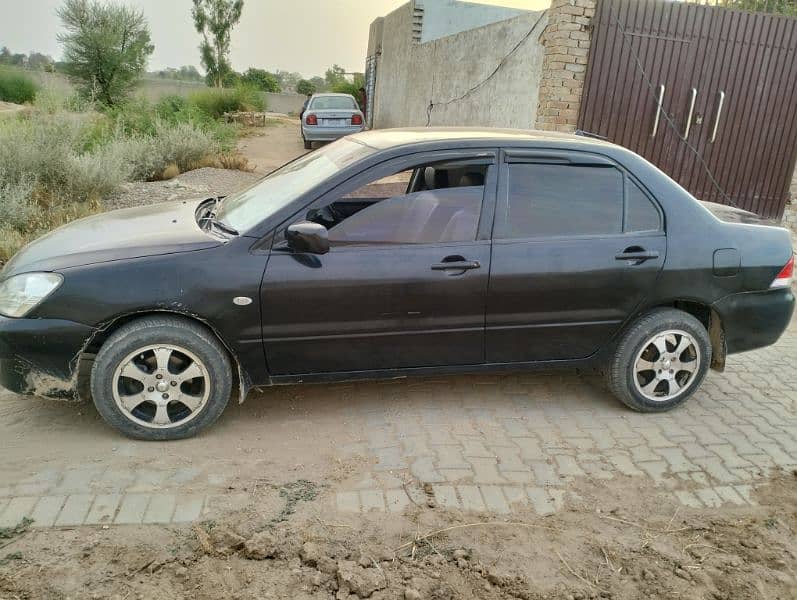 Mitsubishi Lancer 2005 4