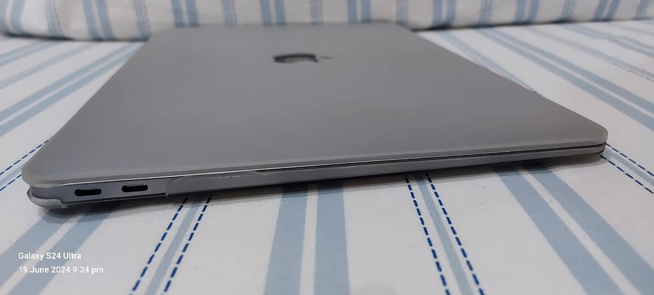 MacBook Air 2021 M1 Chip 13 Inch Slim Laptop 16/256 5