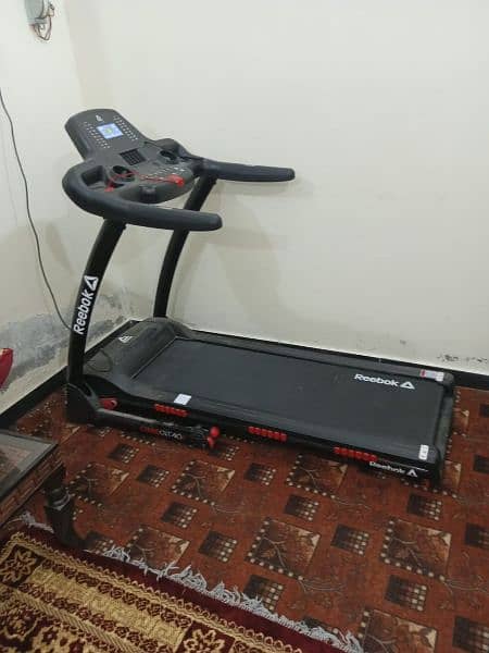 Black - Reebok - GT40 S Treadmill 4