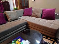 beautiful 9/10 sofa for urgent sell