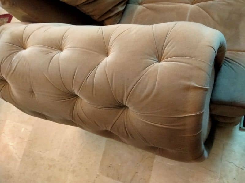 beautiful 9/10 sofa for urgent sell 2