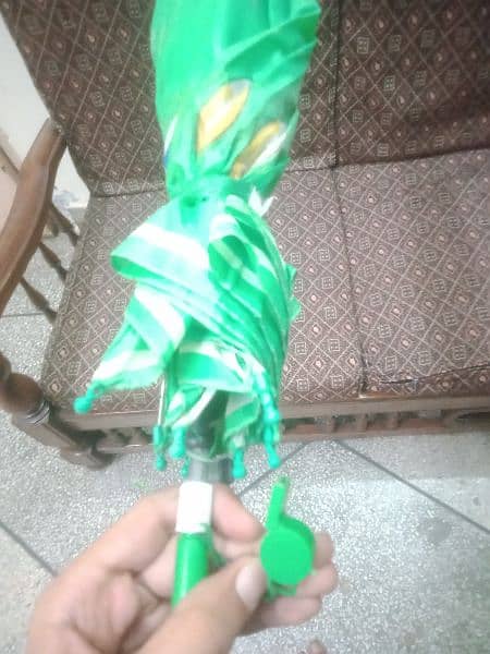 this is new and fashion for girls green umbrella please buy this item 1