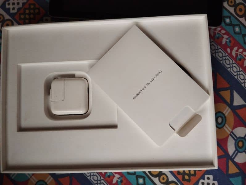 iPad 6th generation (128 GB), with box and original adapter 3