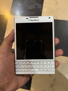 Blackberry Passport White PTA