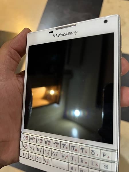 Blackberry Passport White PTA 1