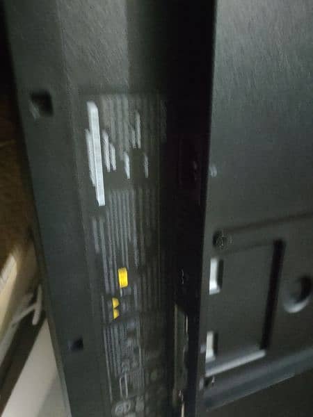 Lenovo thinkvision T24v-20 lcd damdged 6