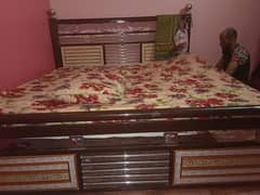 iron dubbul bed. without matres