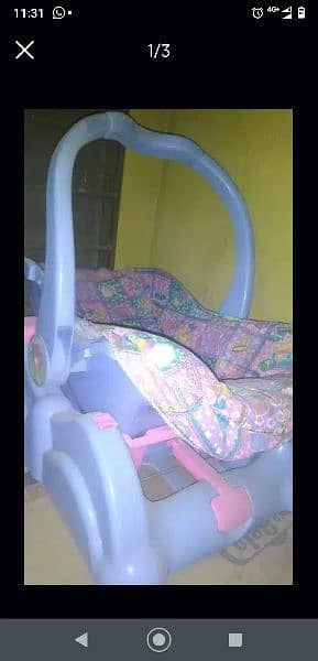 carrycot in good condition 2