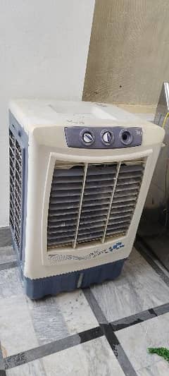 Plastic Body Air cooler in 90% condition see pix No fault
