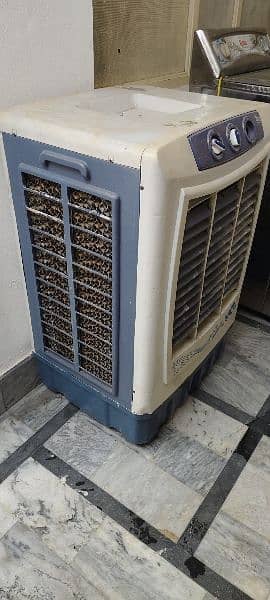 Plastic Body Air cooler in 90% condition see pix No fault 1