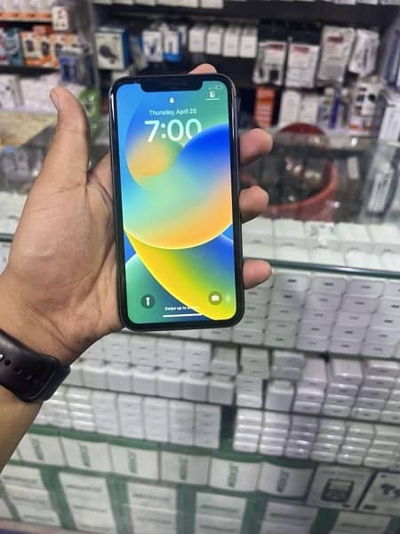 Iphone 11 64gb jv lla model 2 month sim time 4