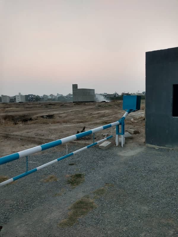 100 sq yard Commercial plot for sale in PIR AHMED ZAMAN TOWN 4