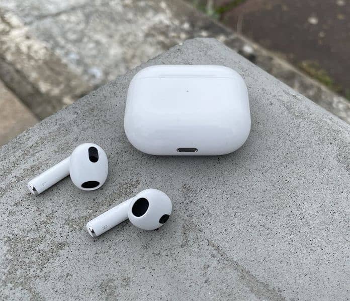 Apple Airpods Gen 3  (White) with delivery all over pakistan 1