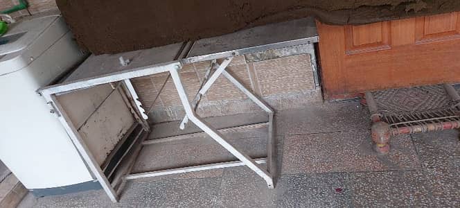 folding steel white and silver table