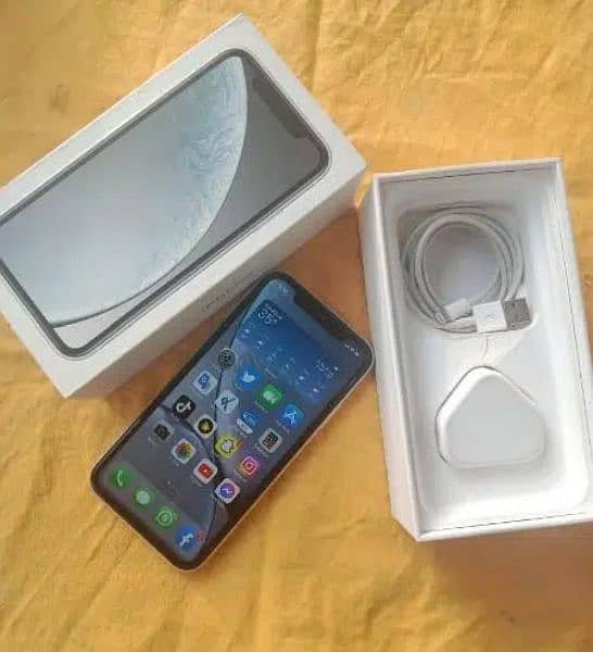 iphone XR 256 GB PTA approved my WhatsApp number 03473694899 1