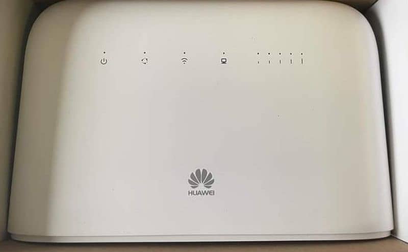 Huawei B715s-23c Cat 9 4G+ LTE Sim router 0