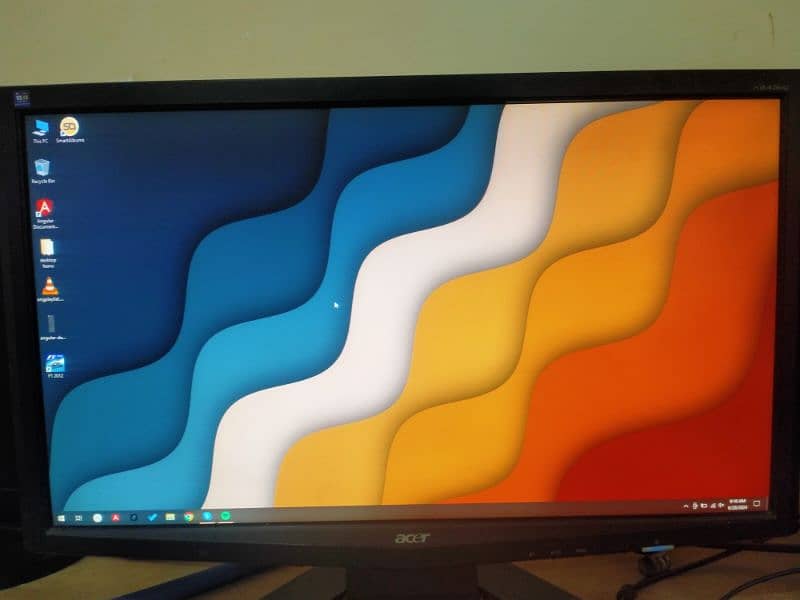 Acer x243HQ LCD Monitor 2