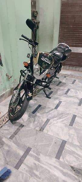 Yamaha YBR 125 . urgent sell (03017305027)