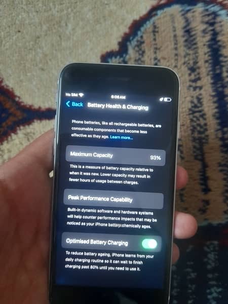 iPhone se2020 93 helth 10con/but screen may ak Thora crack box availab 3
