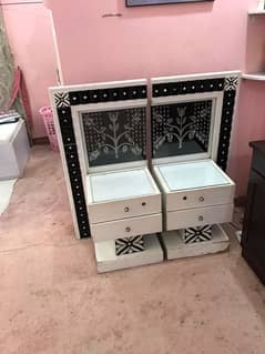 Bed room set 5 pice 1 lac 35  thousand good  condition