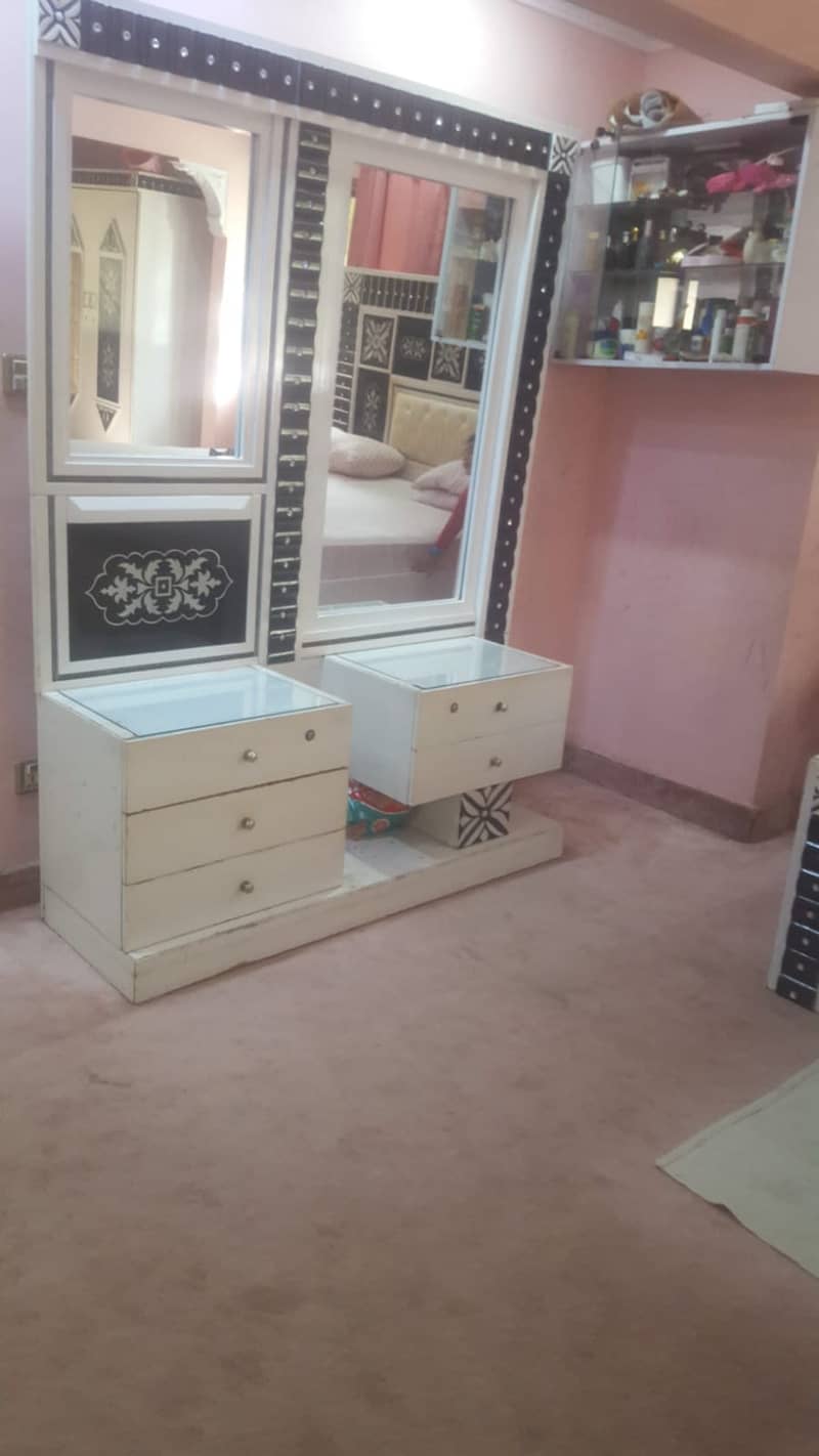 Bed room set 5 pice 1 lac 35  thousand good  condition 2