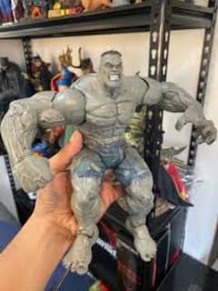 Giant size figure marvel select grey hulk over 9 inches tall.