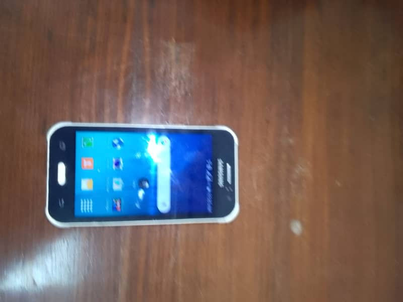 samsung galaxy j1 ace 0