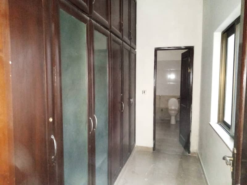 01 KANAL BEAUTIFUL UPPER PORTION VERY NEAR TO RAYA AVAILABLE FOR RENT 2