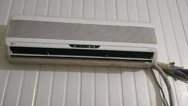 LG Gold 1 Ton Ac good Condition 0