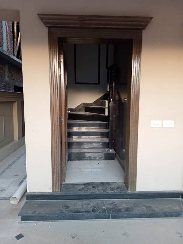 Bahria Town Phase 8 House For Rent 14