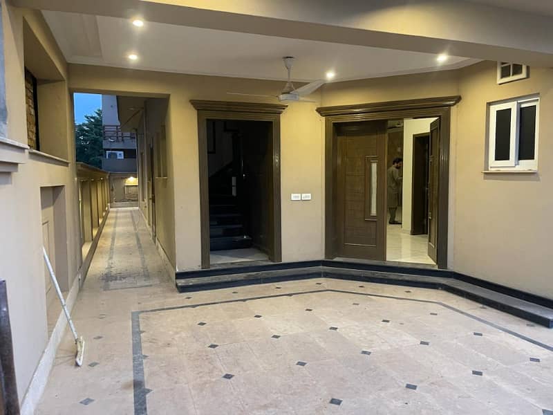 Bahria Town Phase 8 House For Rent 17