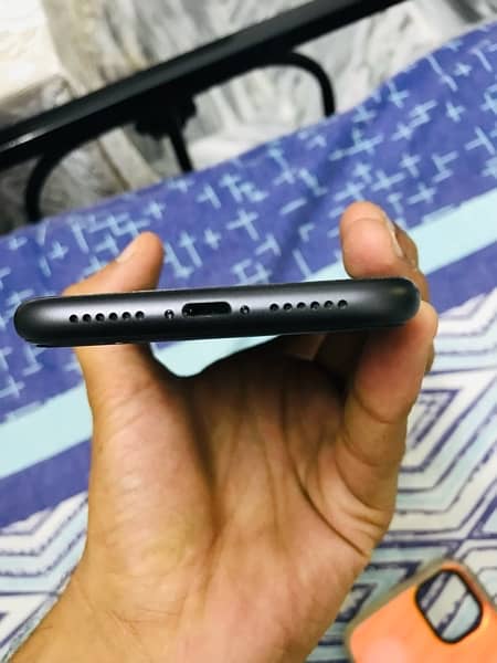 iphone 11  condition new 10 bye 10 helth 96 jv water pack 1