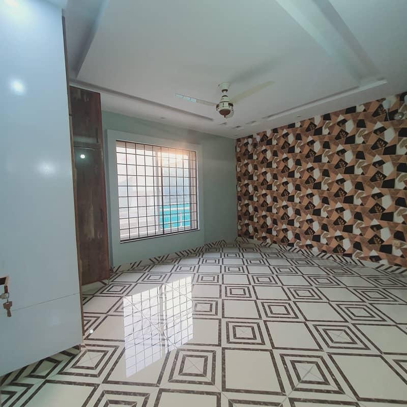 10 MARLA DOUBLEHOUSE FOR SALE IN HOT LOCATION OF IQBAL TOWN 9