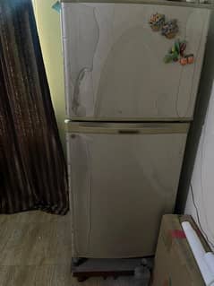 Dawlance Medium Size Fridge (Refrigerator)