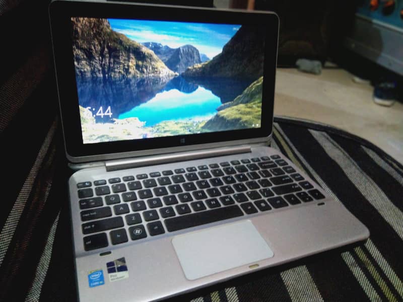 Haier y11b Touch & Type Laptop. 1